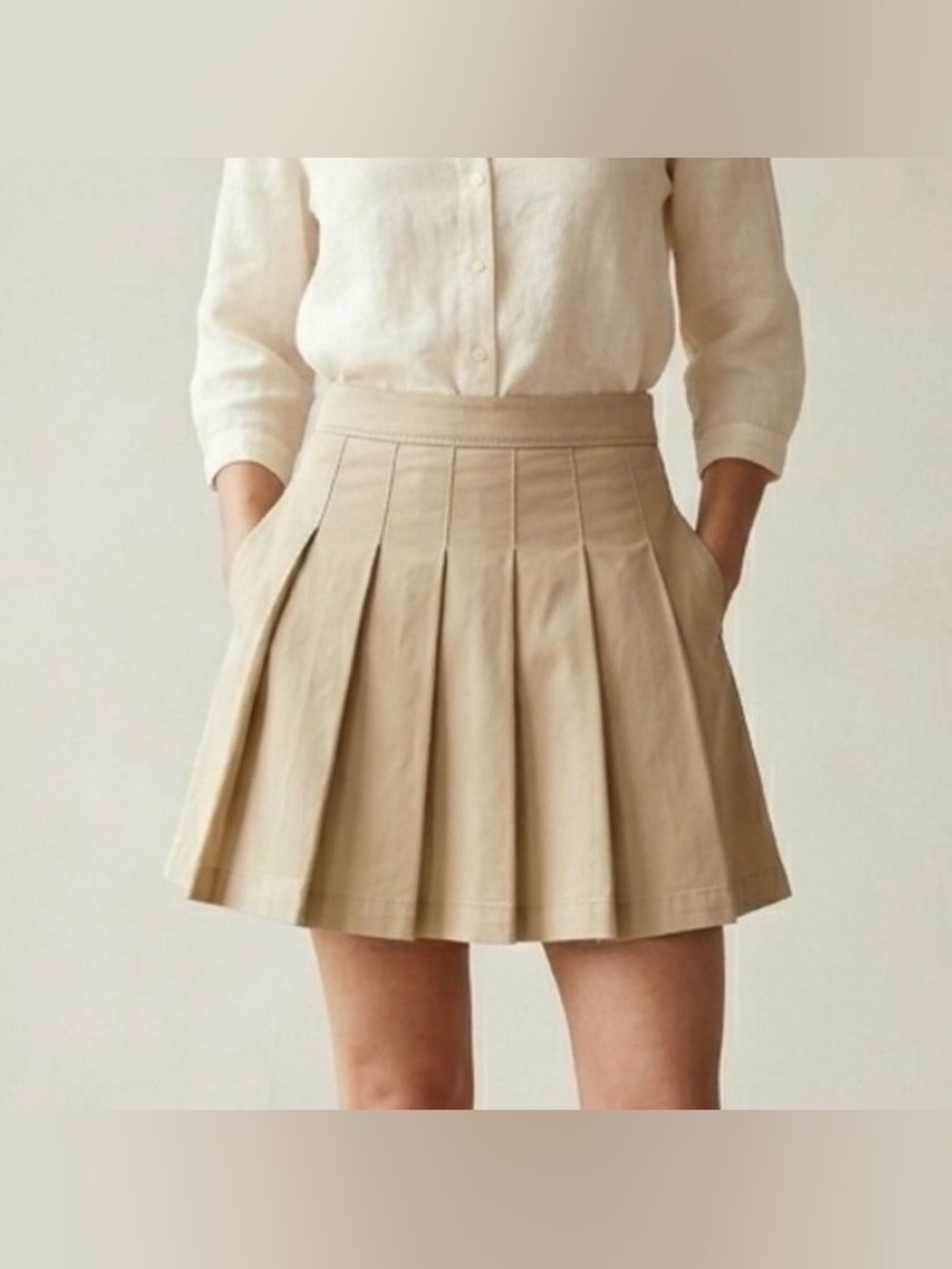 American Eagle Outfitters Cream Pleated Mini Skirt With Pockets Size 0 Reg